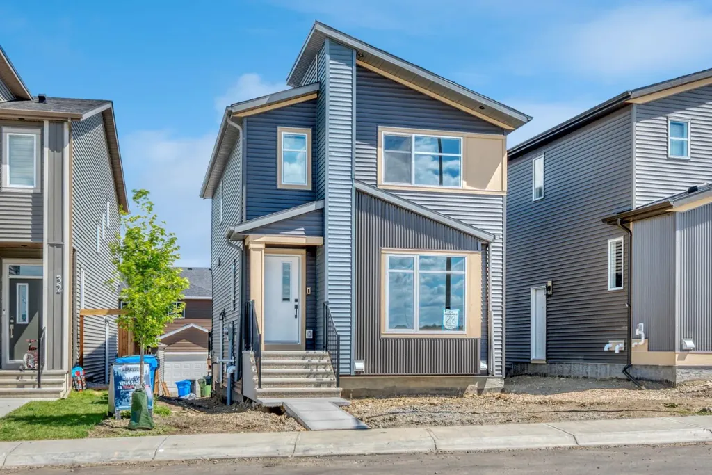 28 Mitchell Way NW Calgary AB T3R 2G2