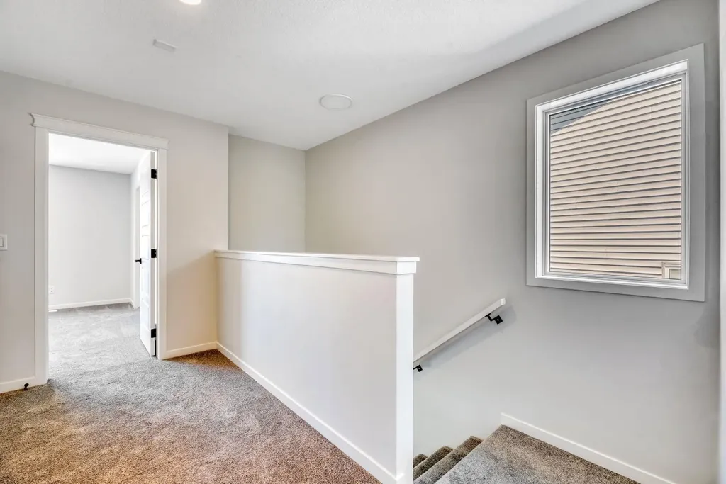 28 Mitchell Way NW Calgary AB T3R 2G2