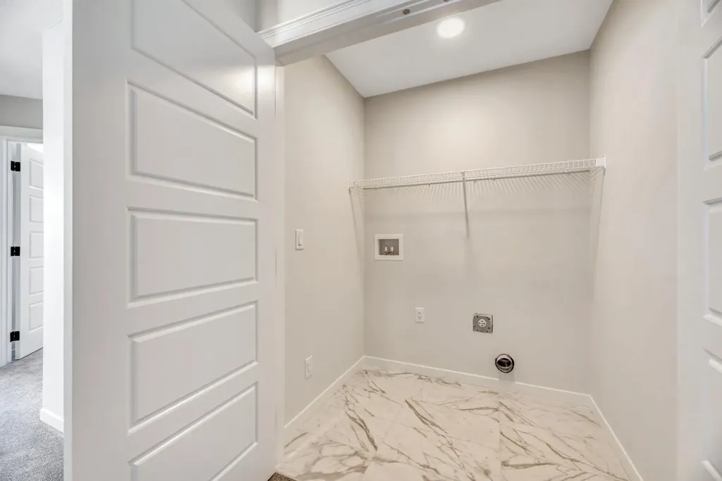 28 Mitchell Way NW Calgary AB T3R 2G2