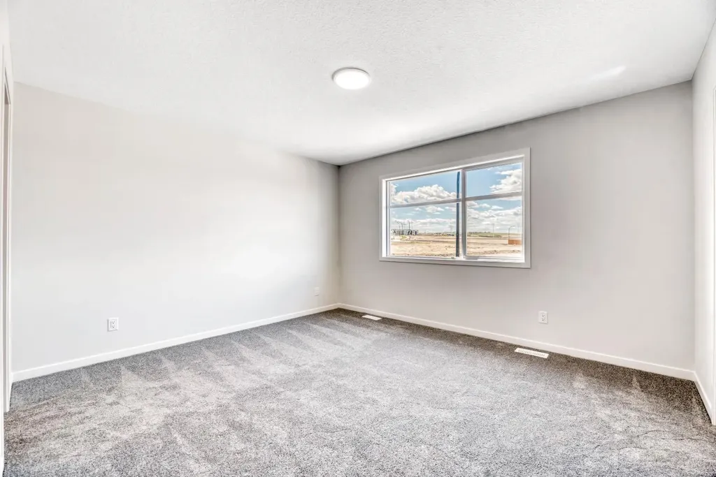 28 Mitchell Way NW Calgary AB T3R 2G2