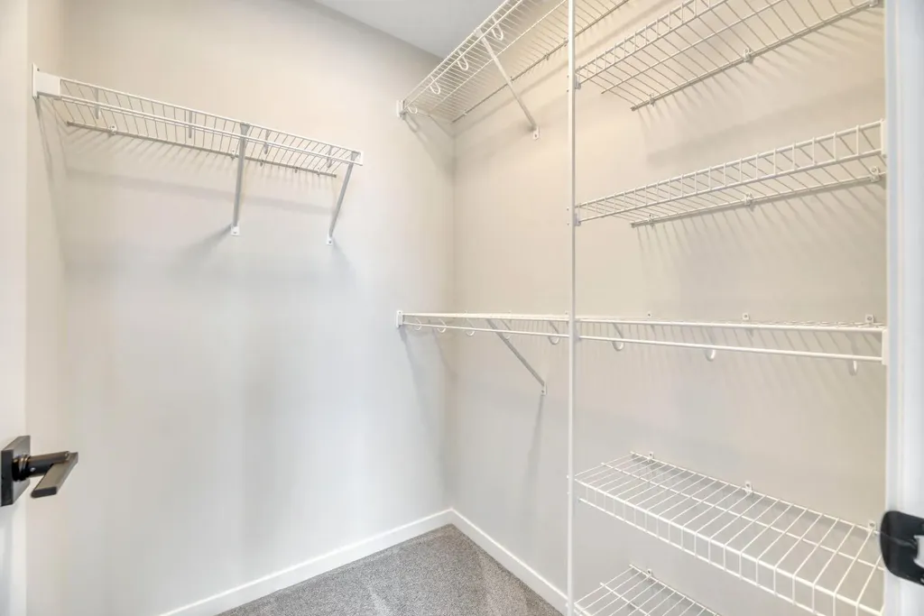 28 Mitchell Way NW Calgary AB T3R 2G2