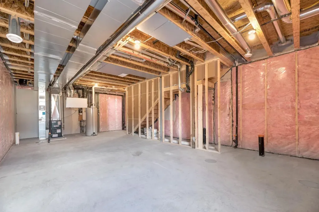 28 Mitchell Way NW Calgary AB T3R 2G2