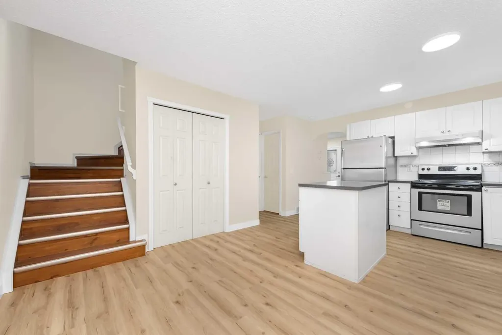 177 Taralea Green NE Calgary AB T3J 4Y4