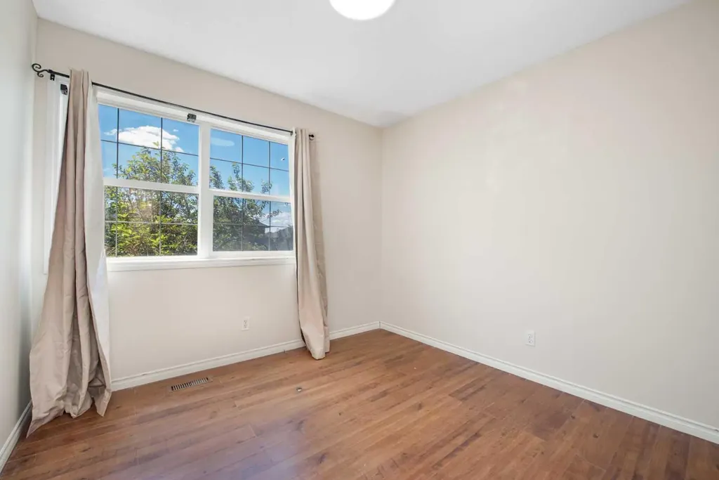 177 Taralea Green NE Calgary AB T3J 4Y4