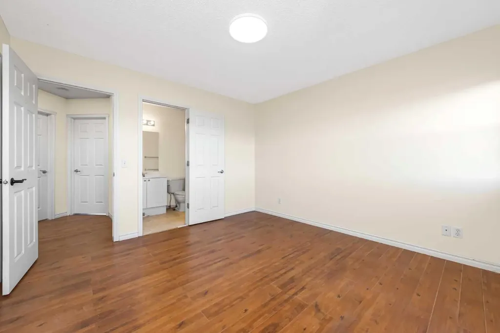 177 Taralea Green NE Calgary AB T3J 4Y4