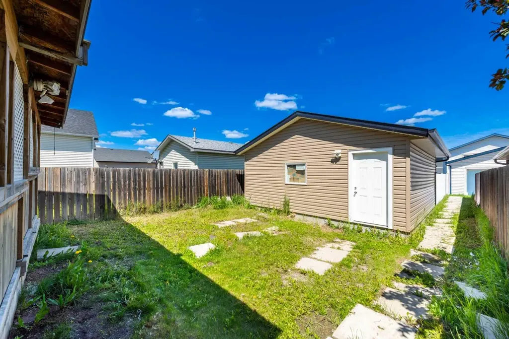 177 Taralea Green NE Calgary AB T3J 4Y4