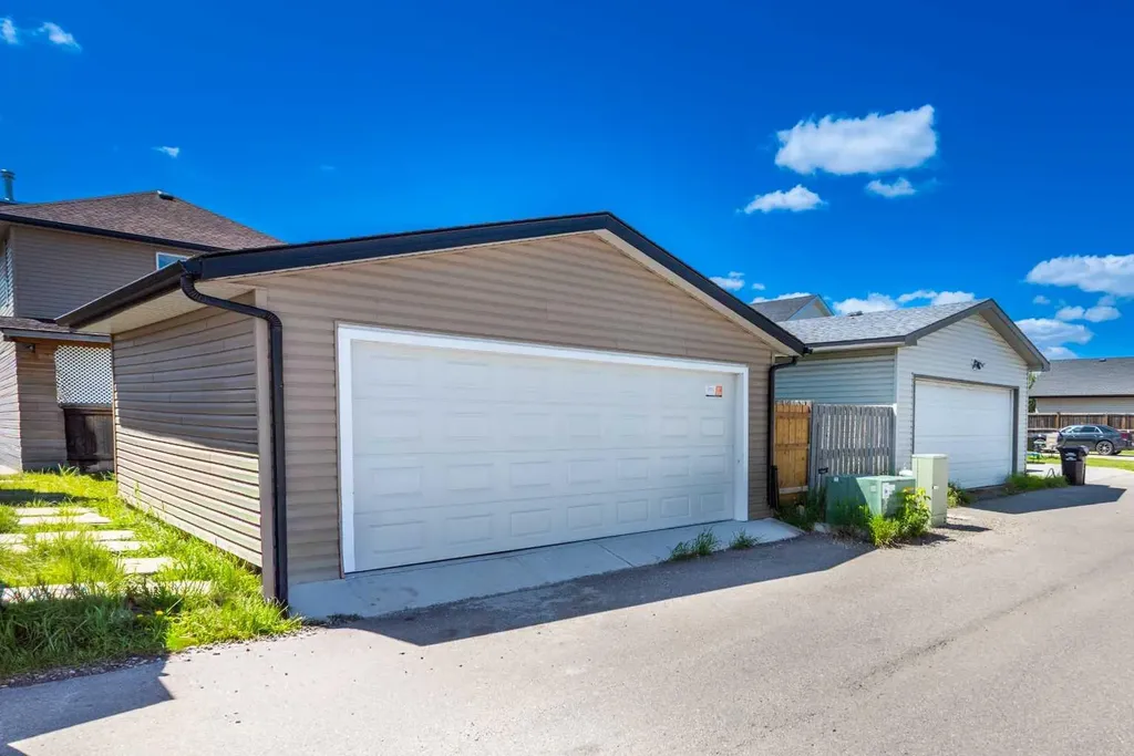 177 Taralea Green NE Calgary AB T3J 4Y4