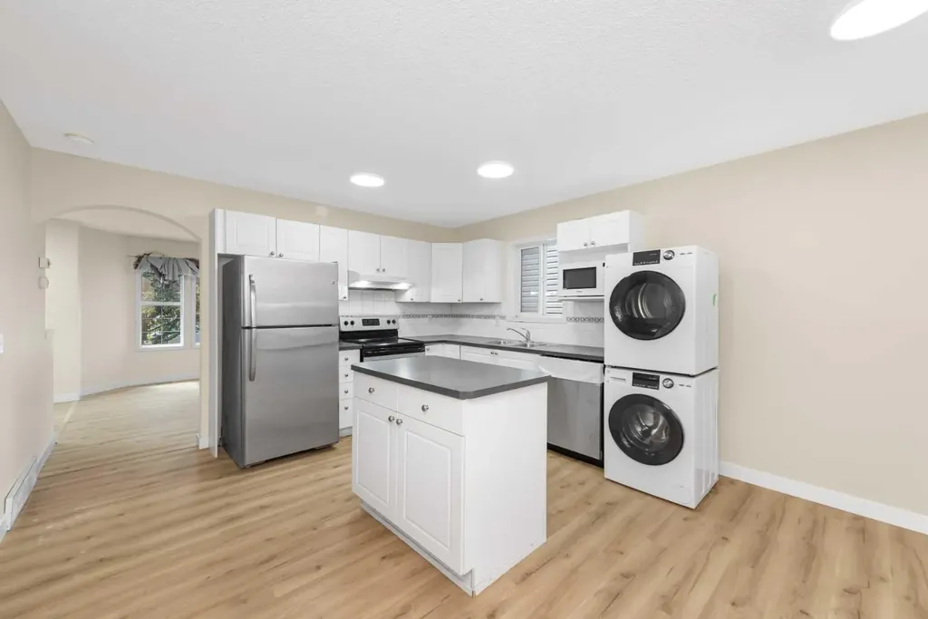 177 Taralea Green NE Calgary AB T3J 4Y4