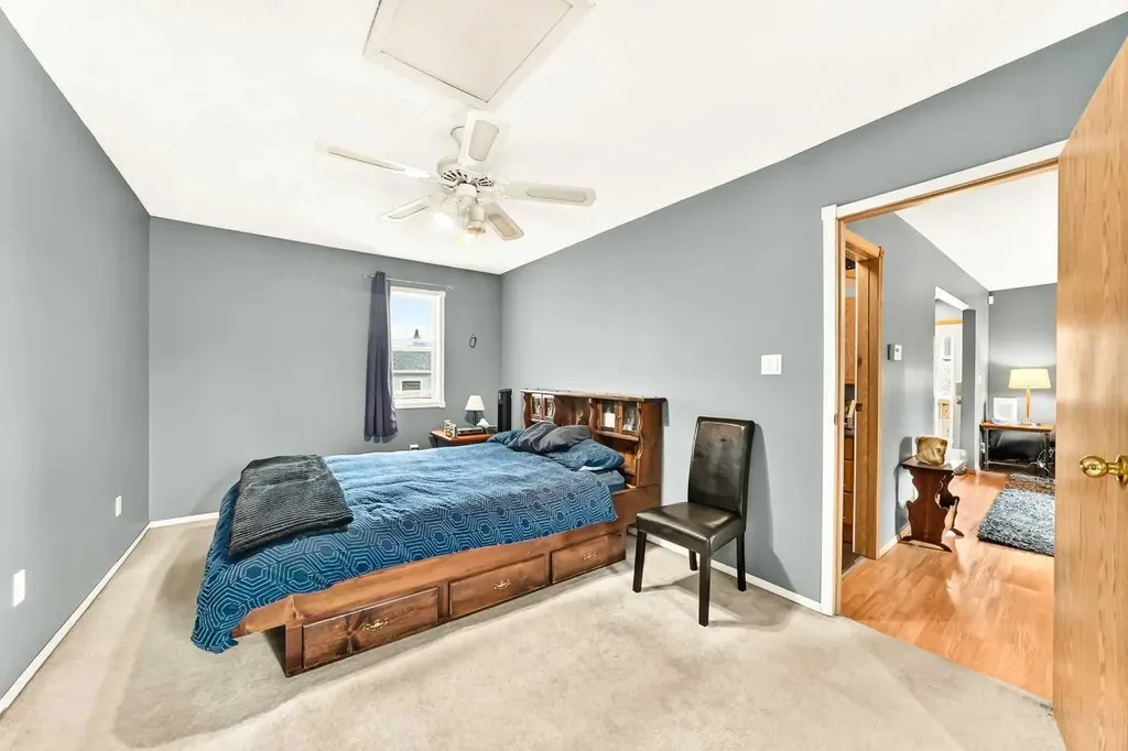 7312 + 7314 36 Avenue NW Calgary AB T3B 1T8
