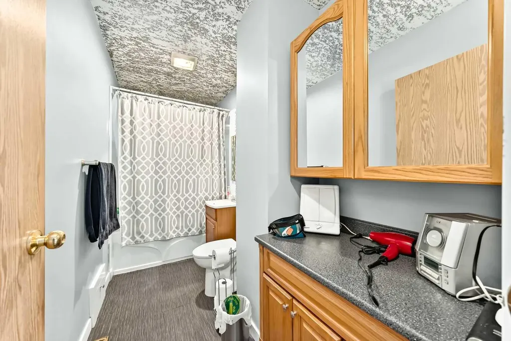 7312 36 Avenue NW Calgary AB T3B 1T8