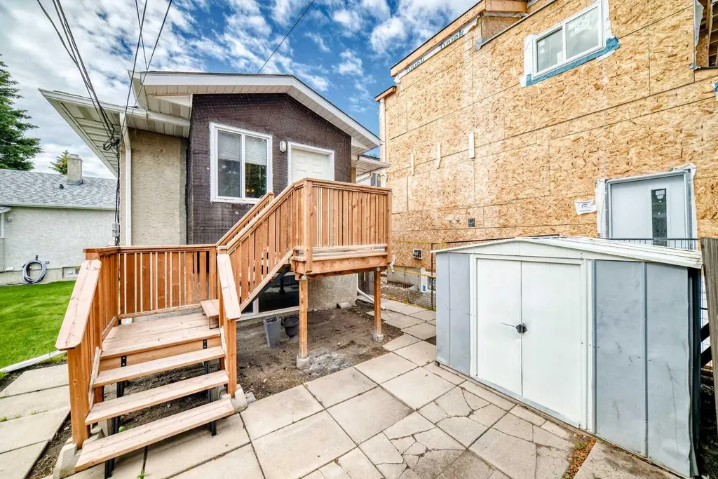 7312 + 7314 36 Avenue NW Calgary AB T3B 1T8