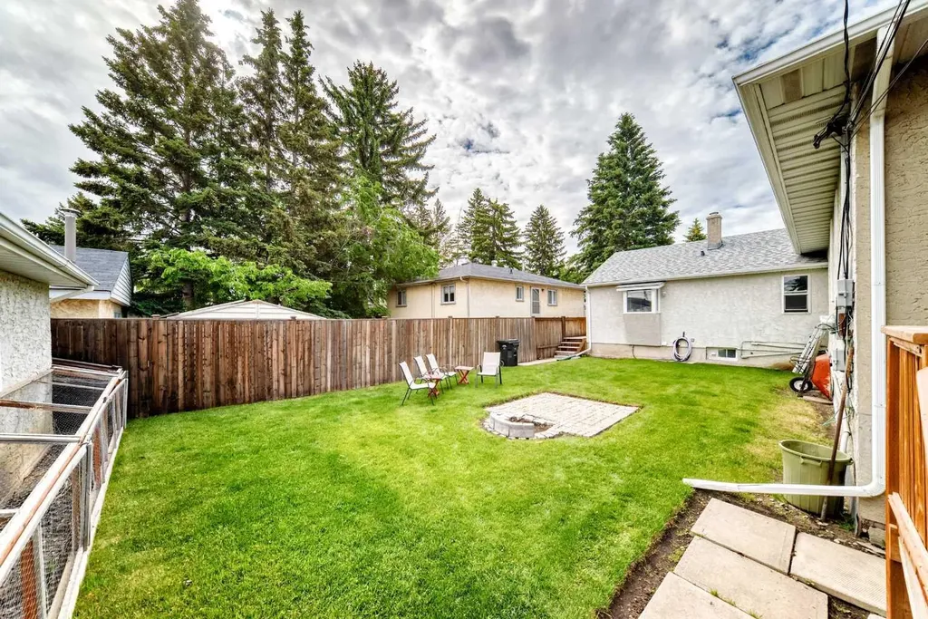 7312 36 Avenue NW Calgary AB T3B 1T8