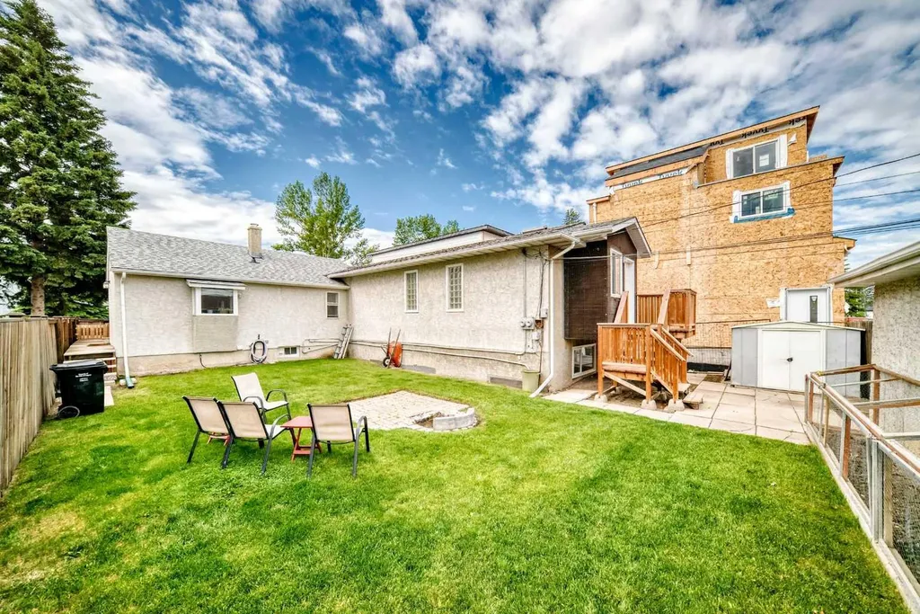 7312 + 7314 36 Avenue NW Calgary AB T3B 1T8