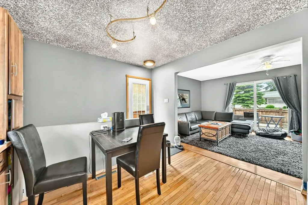 7312 36 Avenue NW Calgary AB T3B 1T8