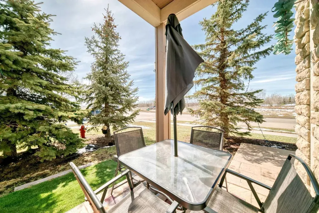 174 N Railway Street Okotoks AB T1S 0E2