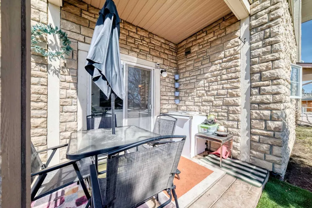 174 N Railway Street Okotoks AB T1S 0E2