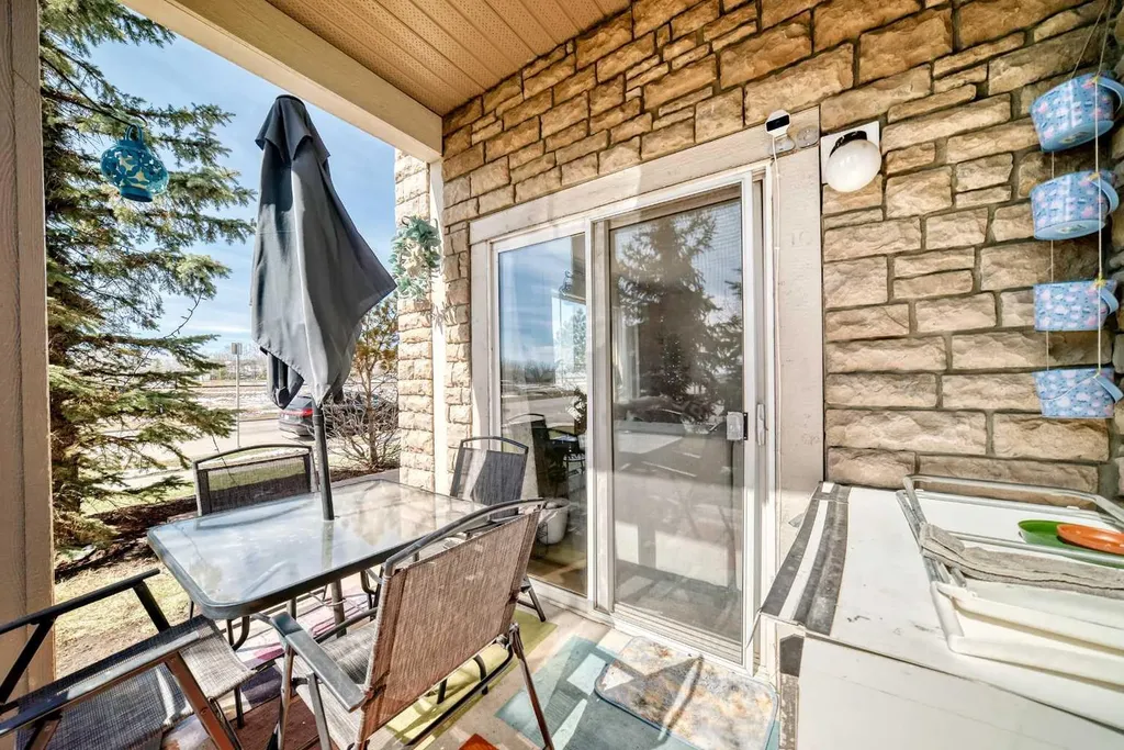 174 N Railway Street Okotoks AB T1S 0E2
