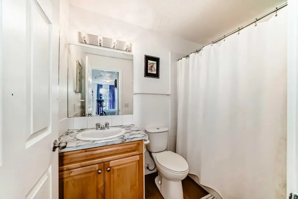 174 N Railway Street Okotoks AB T1S 0E2