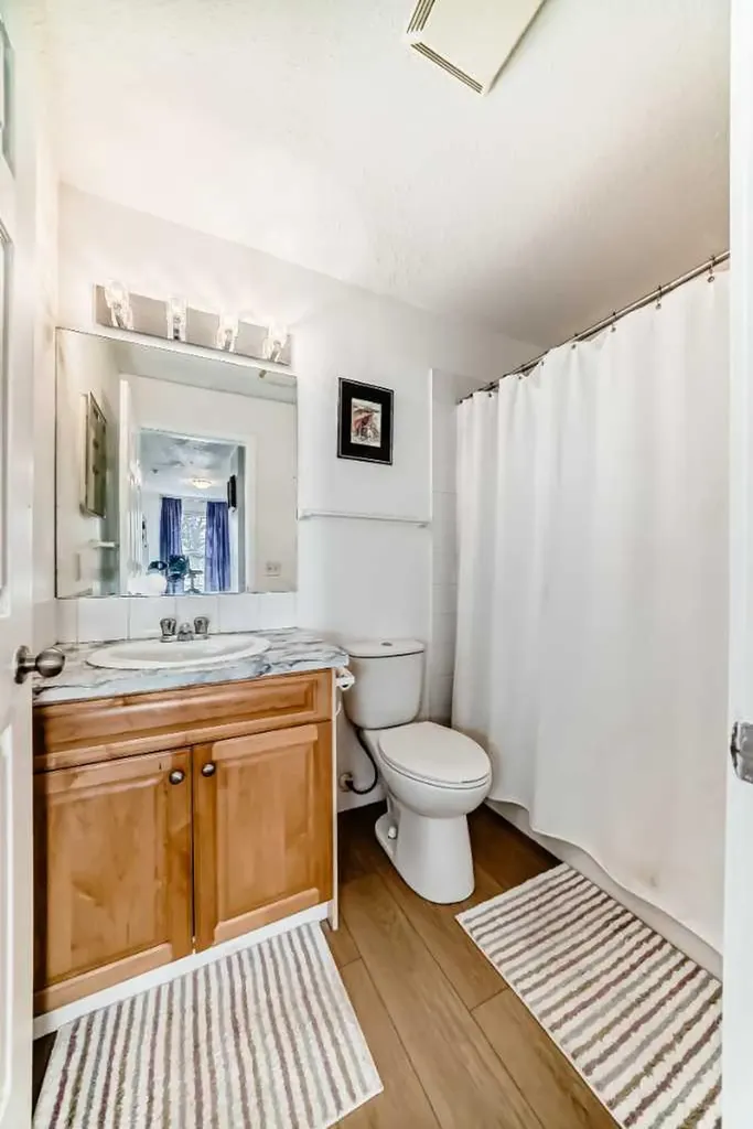 174 N Railway Street Okotoks AB T1S 0E2