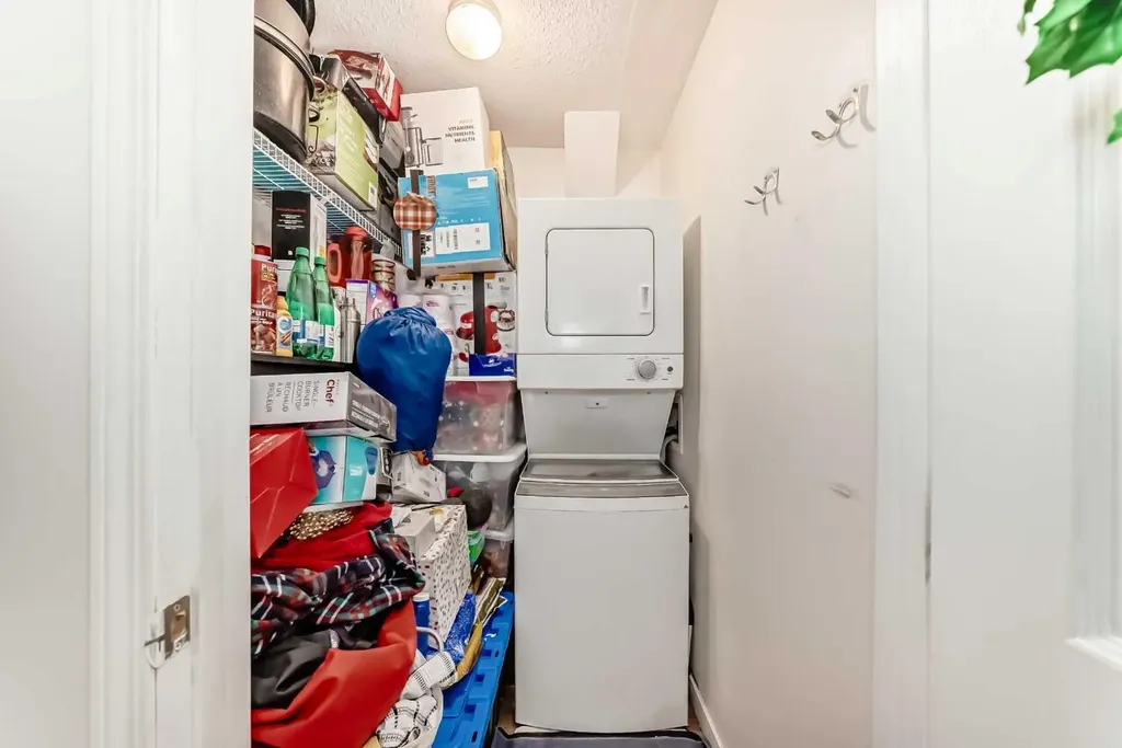 174 N Railway Street Okotoks AB T1S 0E2