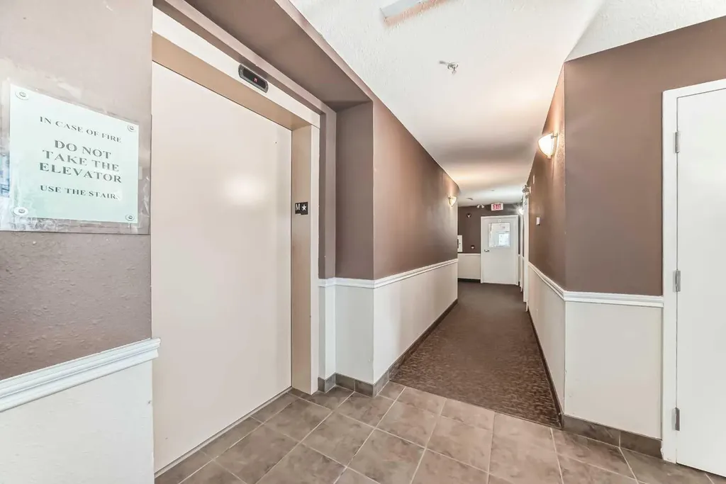 174 N Railway Street Okotoks AB T1S 0E2