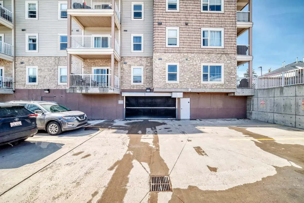 174 N Railway Street Okotoks AB T1S 0E2