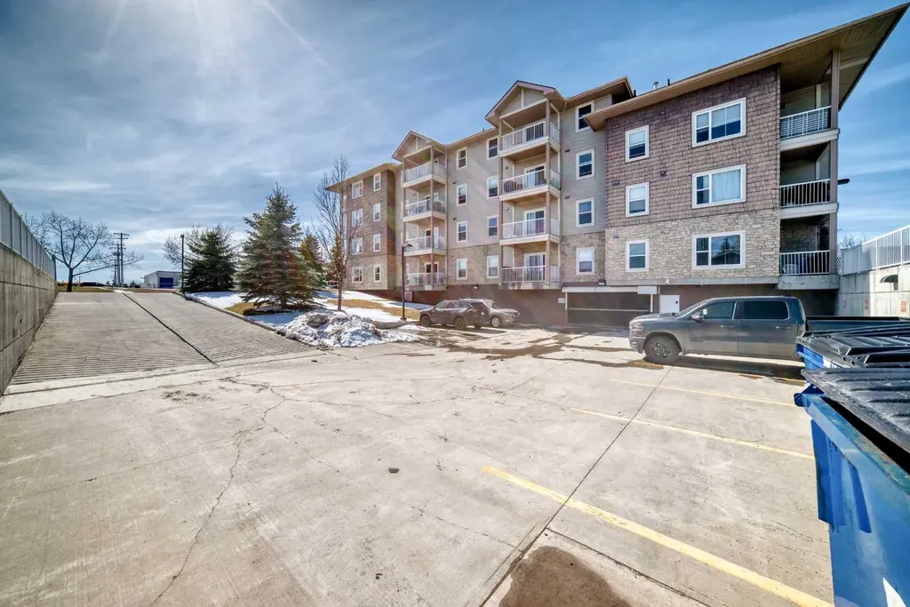 174 N Railway Street Okotoks AB T1S 0E2