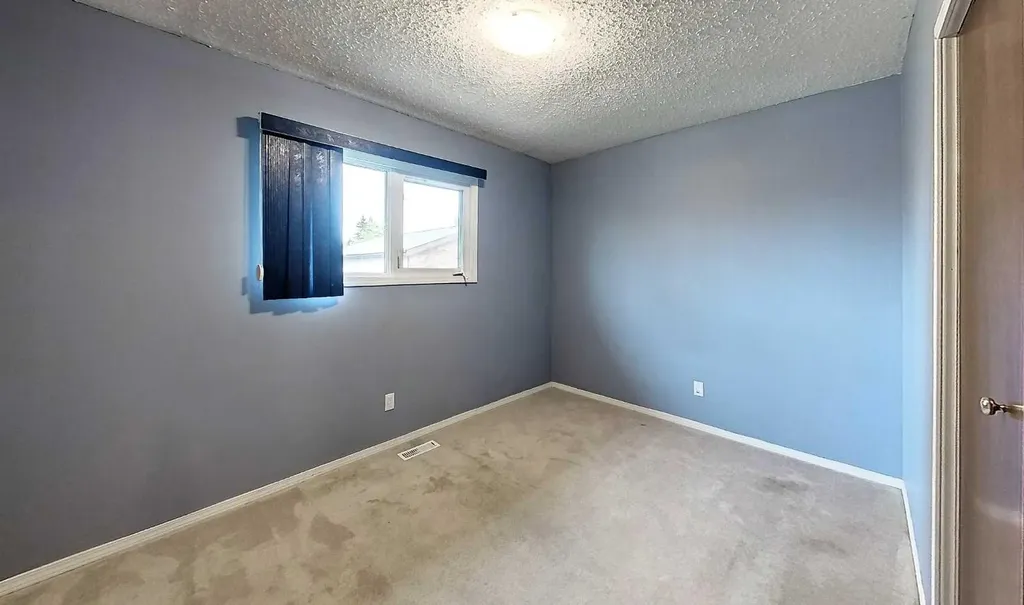 5415 15 Avenue Edson AB T7E 1H3