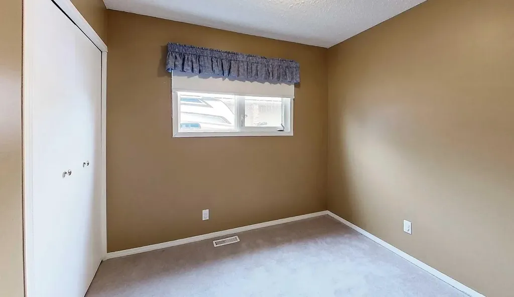 5415 15 Avenue Edson AB T7E 1H3