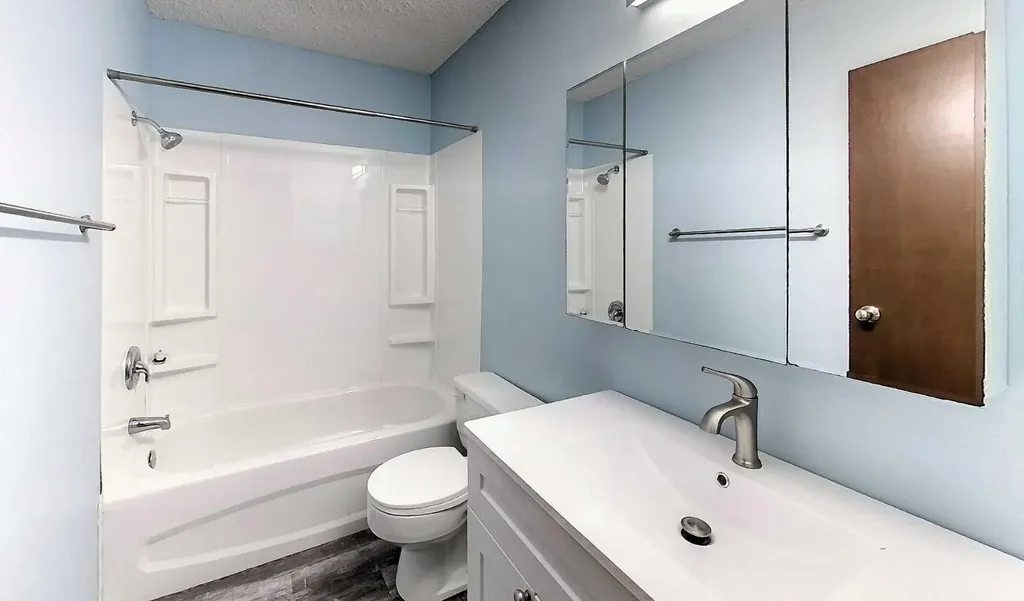 5415 15 Avenue Edson AB T7E 1H3
