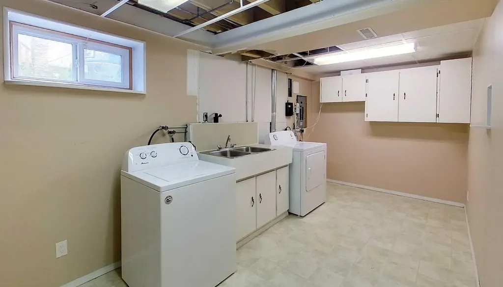 5415 15 Avenue Edson AB T7E 1H3