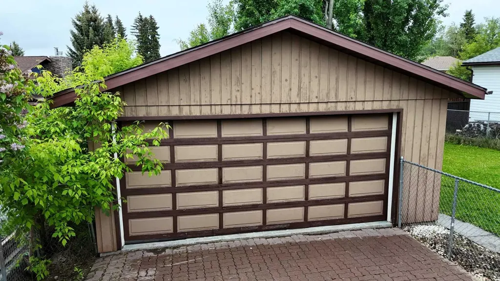 5415 15 Avenue Edson AB T7E 1H3