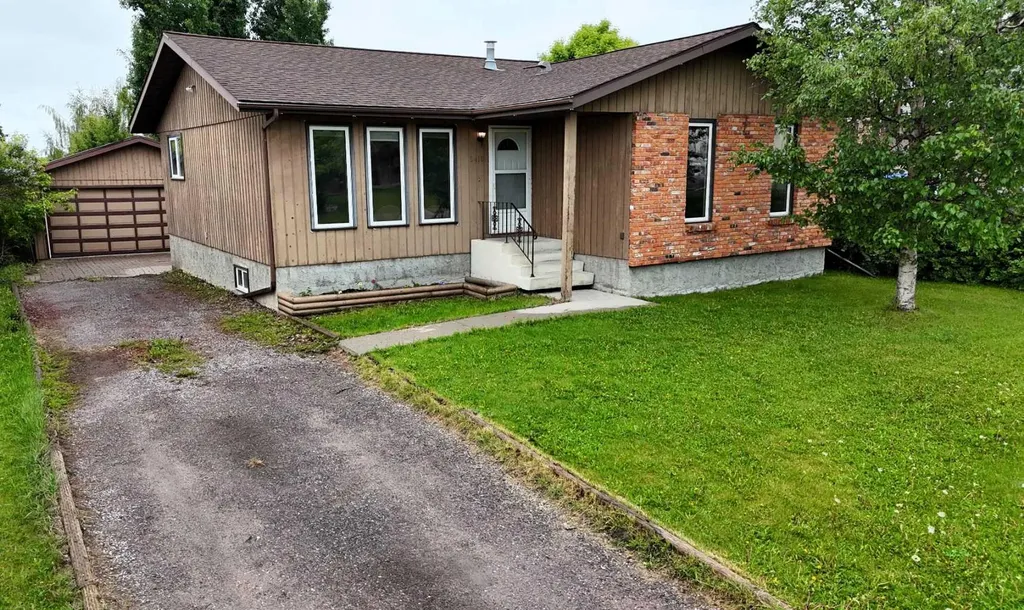 5415 15 Avenue Edson AB T7E 1H3