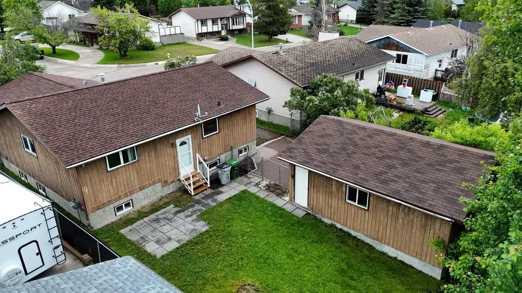 5415 15 Avenue Edson AB T7E 1H3