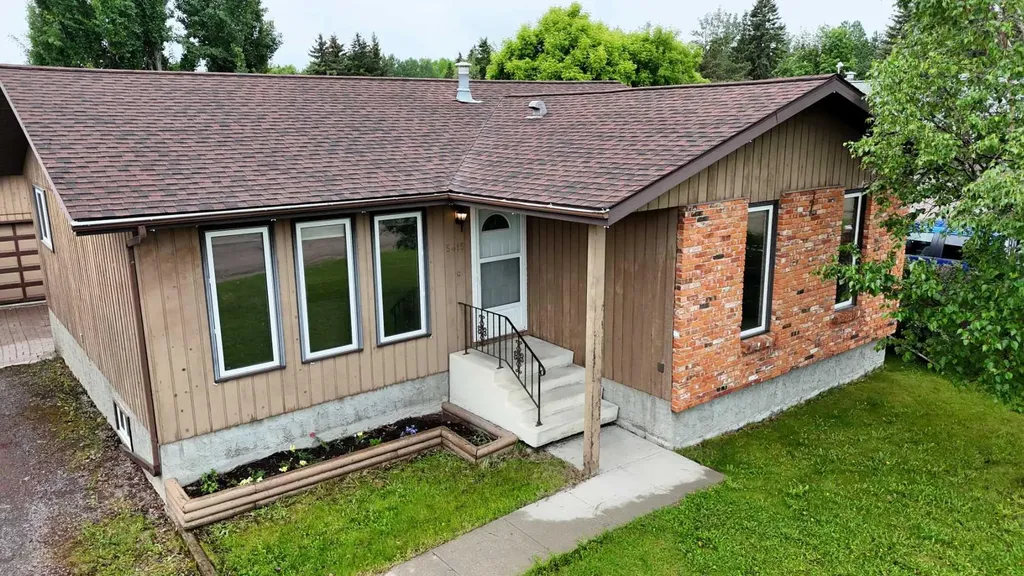 5415 15 Avenue Edson AB T7E 1H3