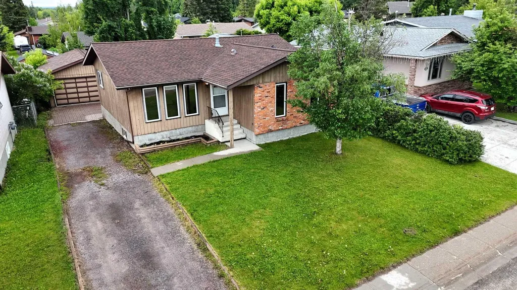 5415 15 Avenue Edson AB T7E 1H3