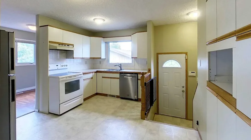 5415 15 Avenue Edson AB T7E 1H3