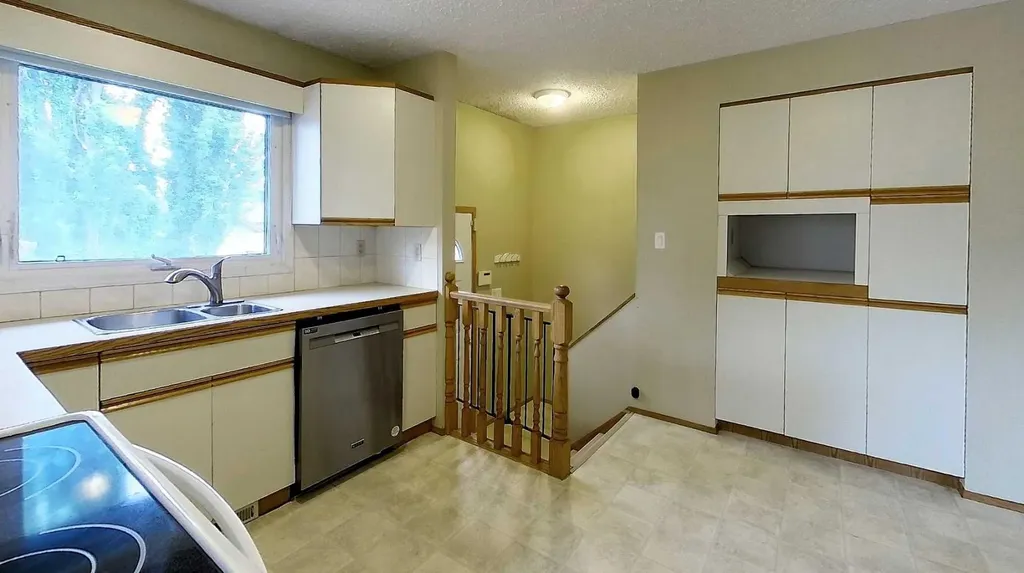 5415 15 Avenue Edson AB T7E 1H3
