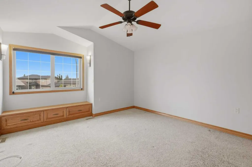 30 Lawson Close Red Deer AB T4R 0H4