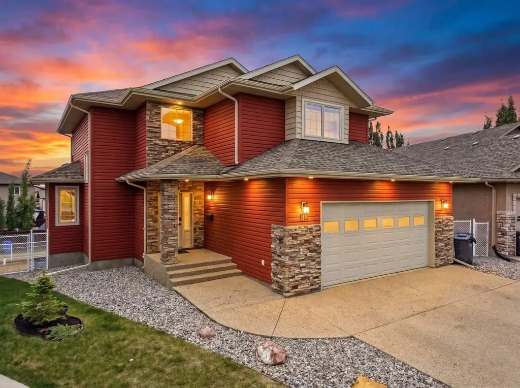 30 Lawson Close Red Deer AB T4R 0H4