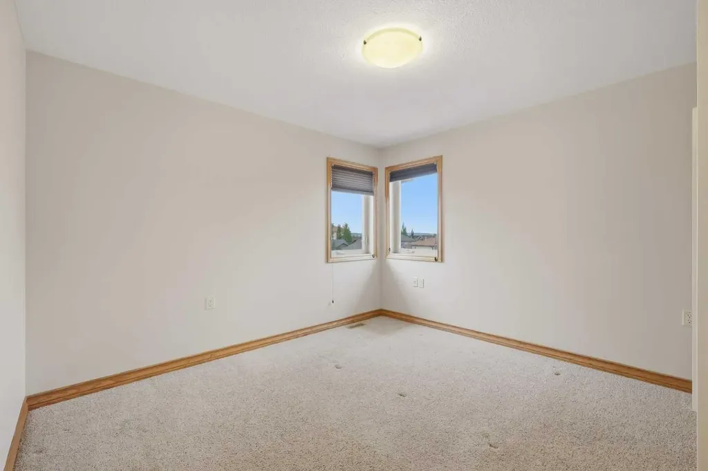 30 Lawson Close Red Deer AB T4R 0H4