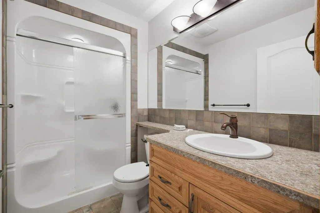 30 Lawson Close Red Deer AB T4R 0H4