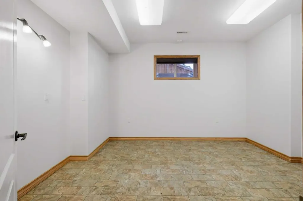 30 Lawson Close Red Deer AB T4R 0H4