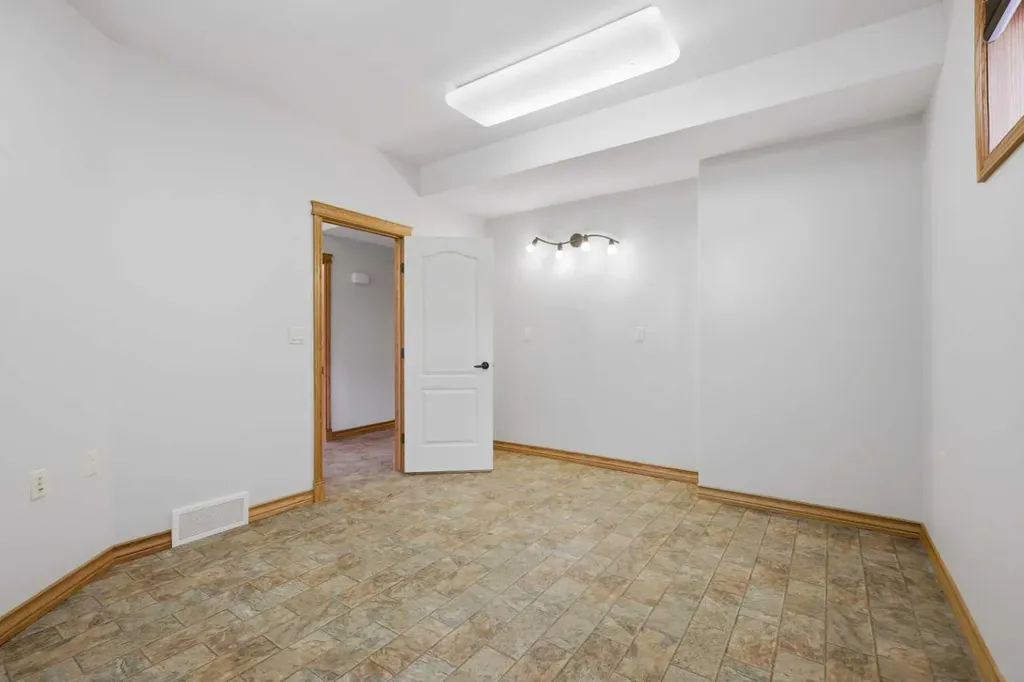 30 Lawson Close Red Deer AB T4R 0H4