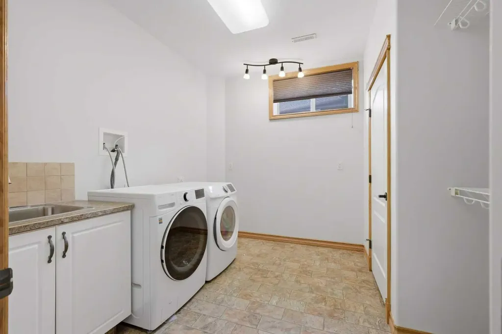 30 Lawson Close Red Deer AB T4R 0H4