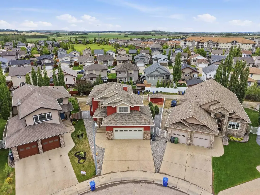 30 Lawson Close Red Deer AB T4R 0H4