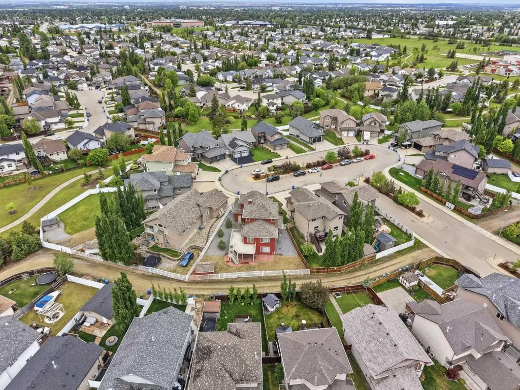 30 Lawson Close Red Deer AB T4R 0H4
