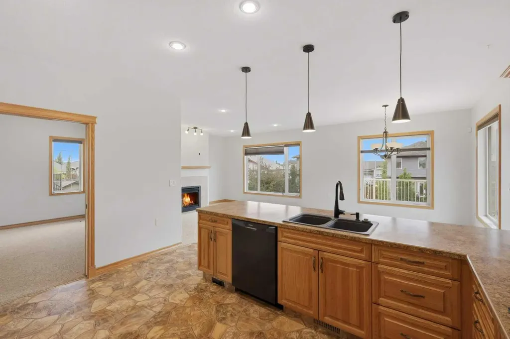 30 Lawson Close Red Deer AB T4R 0H4