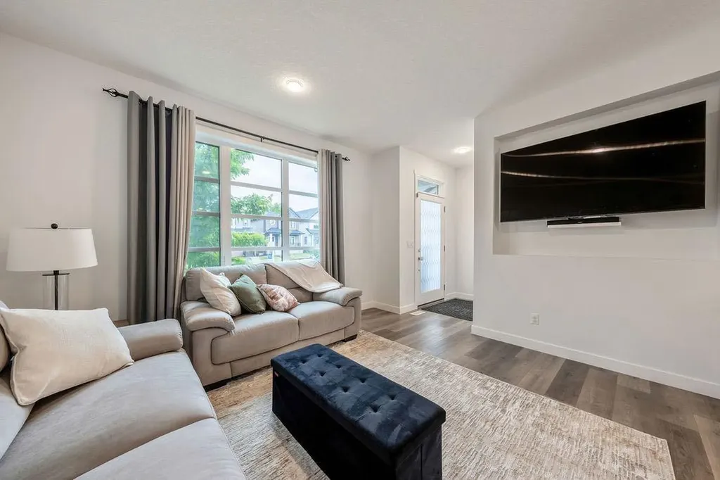 163 Highview Gate SE Airdrie AB T4A 3L6