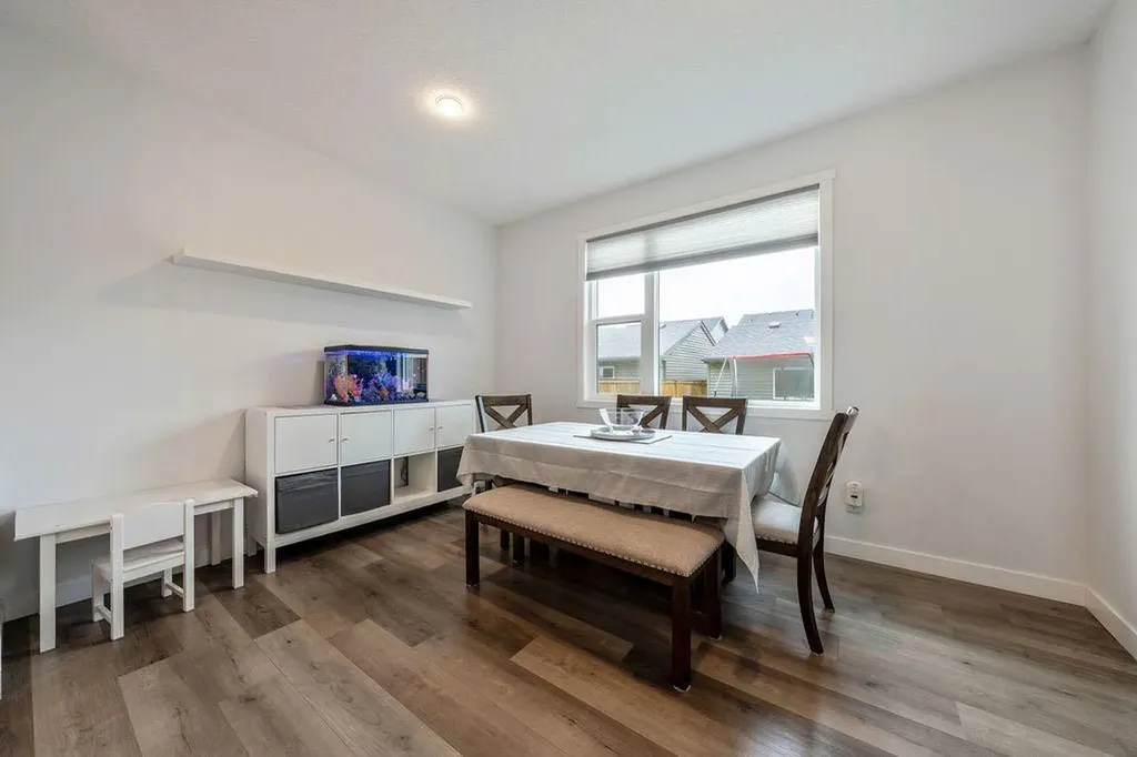 163 Highview Gate SE Airdrie AB T4A 3L6